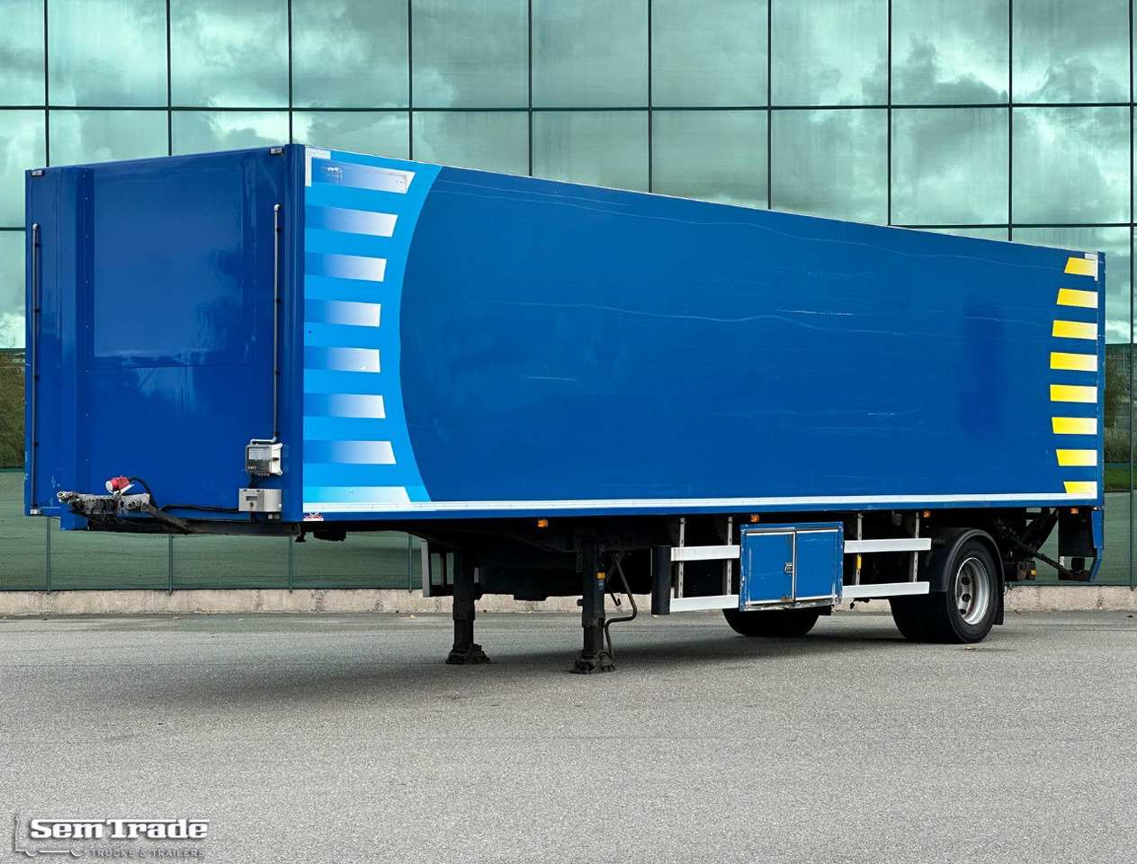HRD NTS BI-Temp Cooling Tail Lift Steering Axle City Trailer - Refrigerator semi-trailer: picture 1 HRD NTS BI-Temp Cooling Tail Lift Steering Axle City Trailer - Refrigerator semi-trailer: picture 1