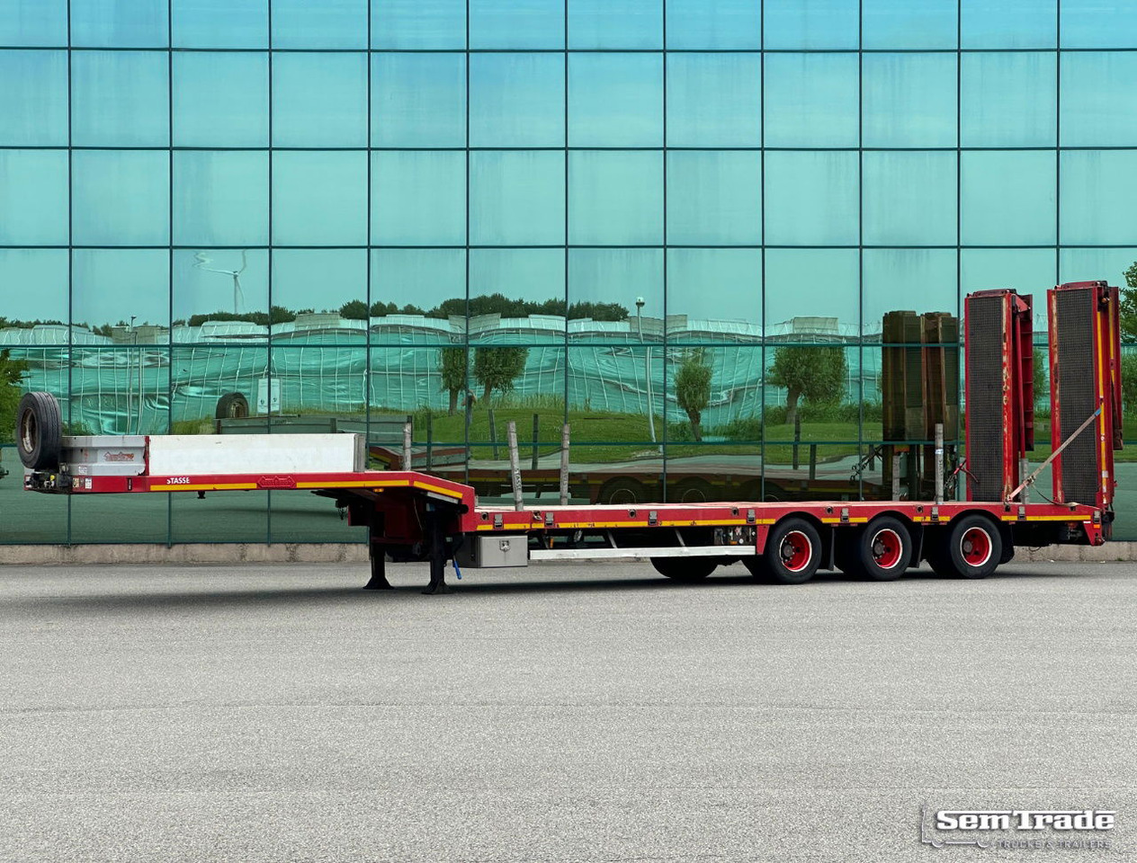 Nooteboom Osds-48-03V Stuuras 680 CM Uitschuifbaar Hydraulische Laadrampen Super - Low loader semi-trailer: picture 1 Nooteboom Osds-48-03V Stuuras 680 CM Uitschuifbaar Hydraulische Laadrampen Super - Low loader semi-trailer: picture 1