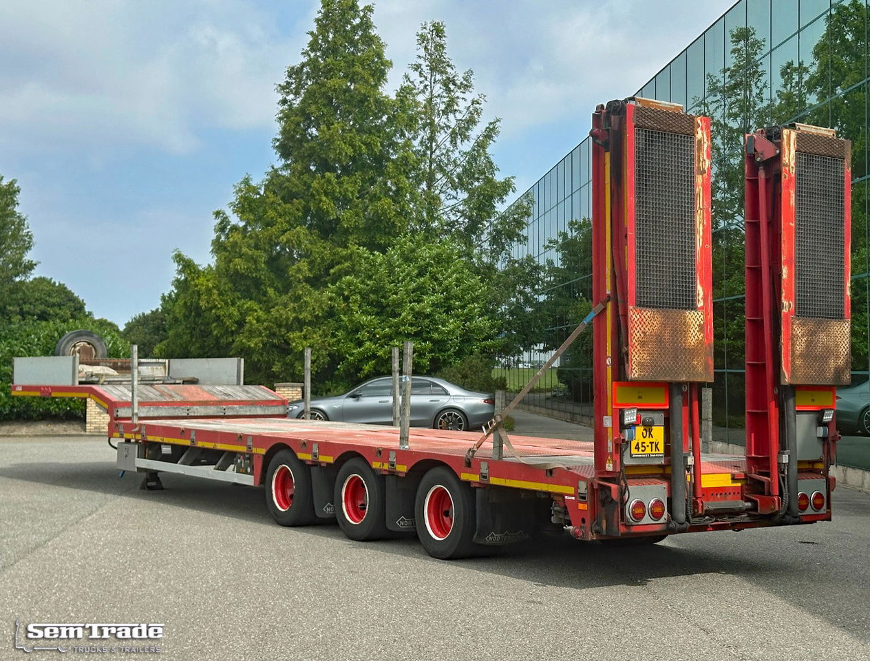 Nooteboom Osds-48-03V Stuuras 680 CM Uitschuifbaar Hydraulische Laadrampen Super - Low loader semi-trailer: picture 3 Nooteboom Osds-48-03V Stuuras 680 CM Uitschuifbaar Hydraulische Laadrampen Super - Low loader semi-trailer: picture 3