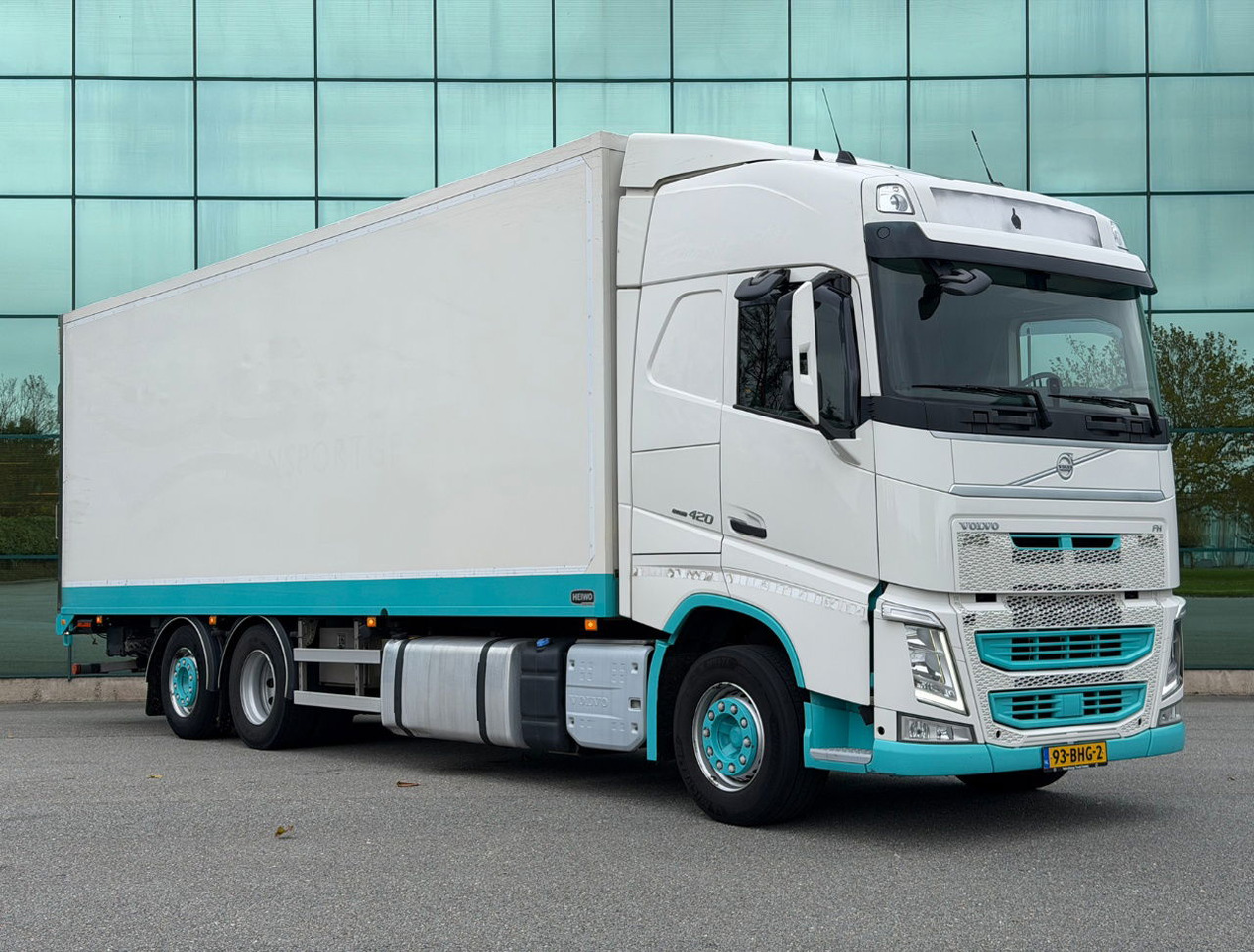 Volvo FH 420 6X2 Globetrotter Heiwo BOX 875 x 250 x 272 CM IN Thermo King T-800 490.000 KM TOP Condition NL Truck - Refrigerator truck: picture 5 Volvo FH 420 6X2 Globetrotter Heiwo BOX 875 x 250 x 272 CM IN Thermo King T-800 490.000 KM TOP Condition NL Truck - Refrigerator truck: picture 5