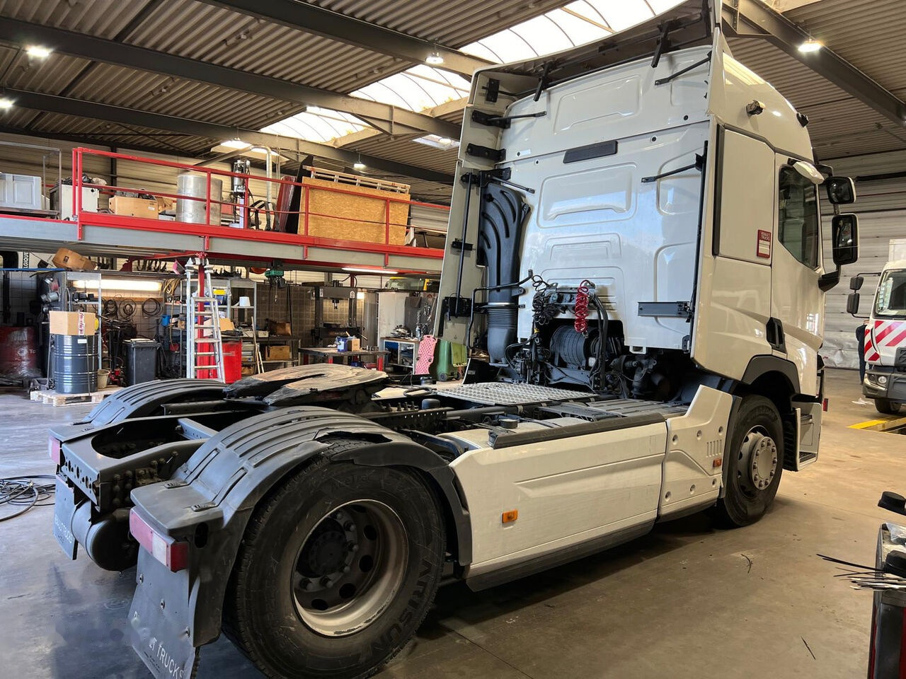 Renault T460 EURO 6 D - Tractor unit: picture 4 Renault T460 EURO 6 D - Tractor unit: picture 4