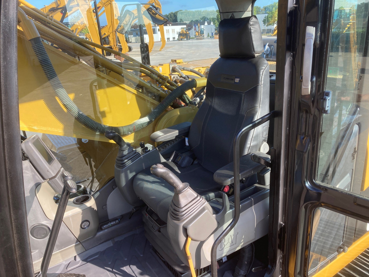 Crawler excavator CATERPILLAR 336D Long Reach: picture 17
