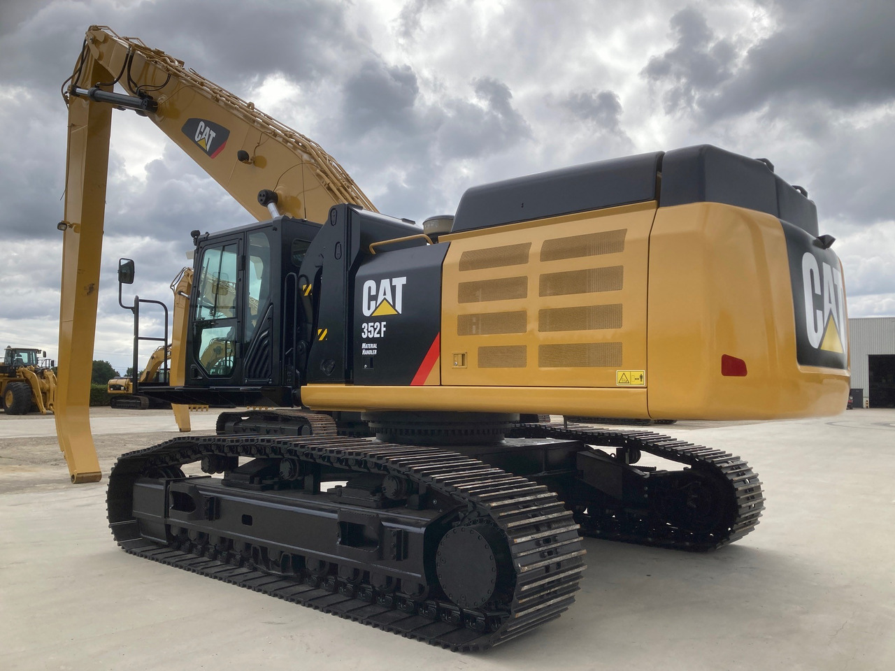 CATERPILLAR 352F Material Handler - Waste/ Industry handler: picture 1 CATERPILLAR 352F Material Handler - Waste/ Industry handler: picture 1