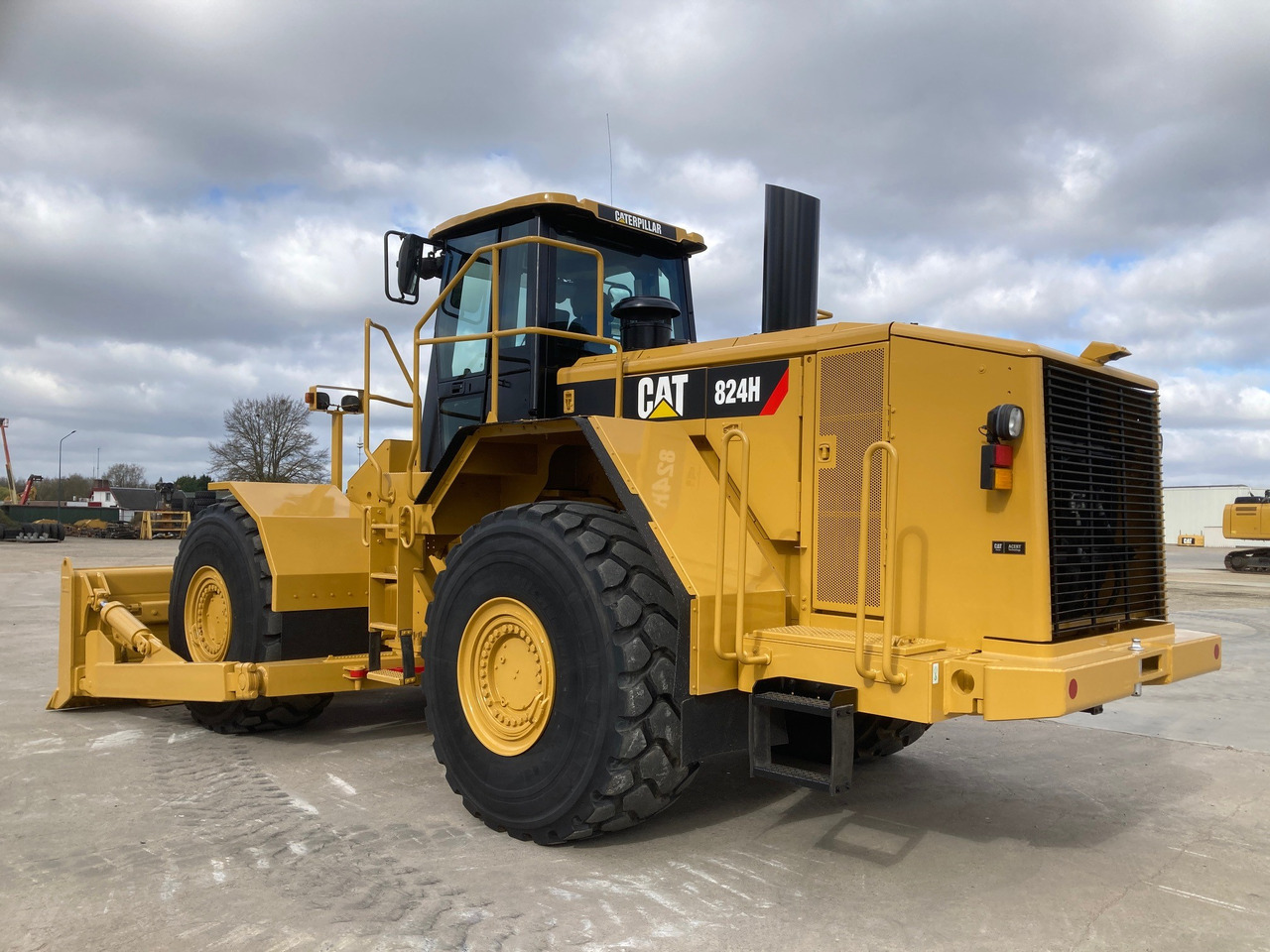 CATERPILLAR 824H - Bulldozer: picture 1 CATERPILLAR 824H - Bulldozer: picture 1