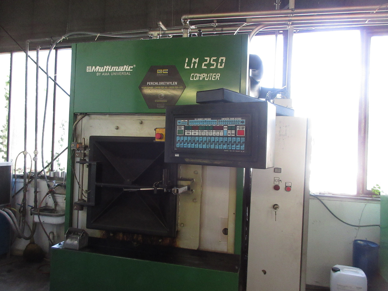 AMA Universal Multimatic LM 250 Computer Entfettungsanlage mit PER Perchlorethylen - Machine tool: picture 3 AMA Universal Multimatic LM 250 Computer Entfettungsanlage mit PER Perchlorethylen - Machine tool: picture 3
