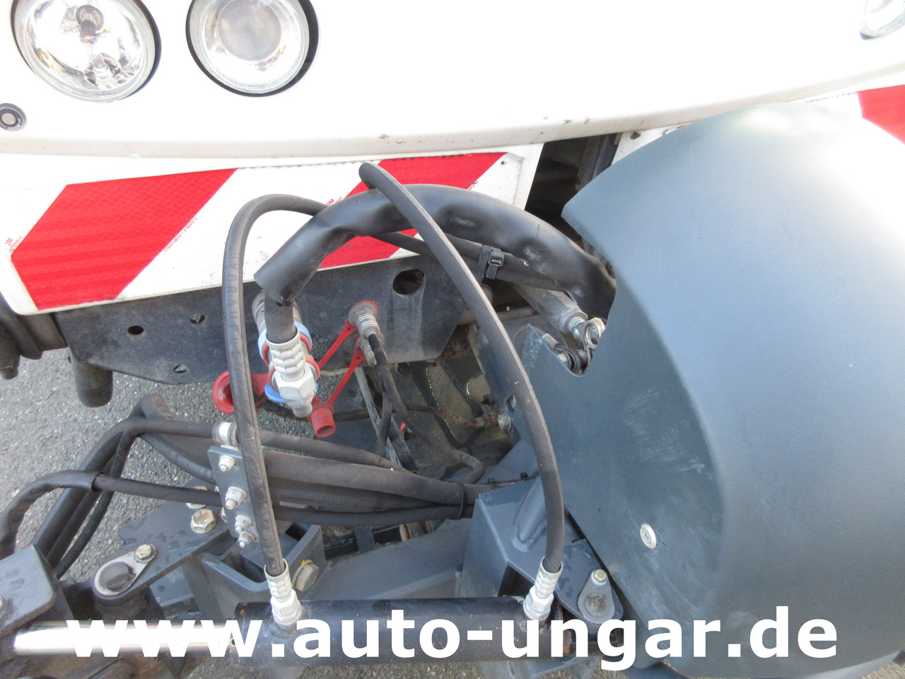 Hako CityMaster CM2000 2 Besen Baujahr 2015 Kehrmaschine 4-Rad-Lenkung - Road sweeper: picture 4 Hako CityMaster CM2000 2 Besen Baujahr 2015 Kehrmaschine 4-Rad-Lenkung - Road sweeper: picture 4