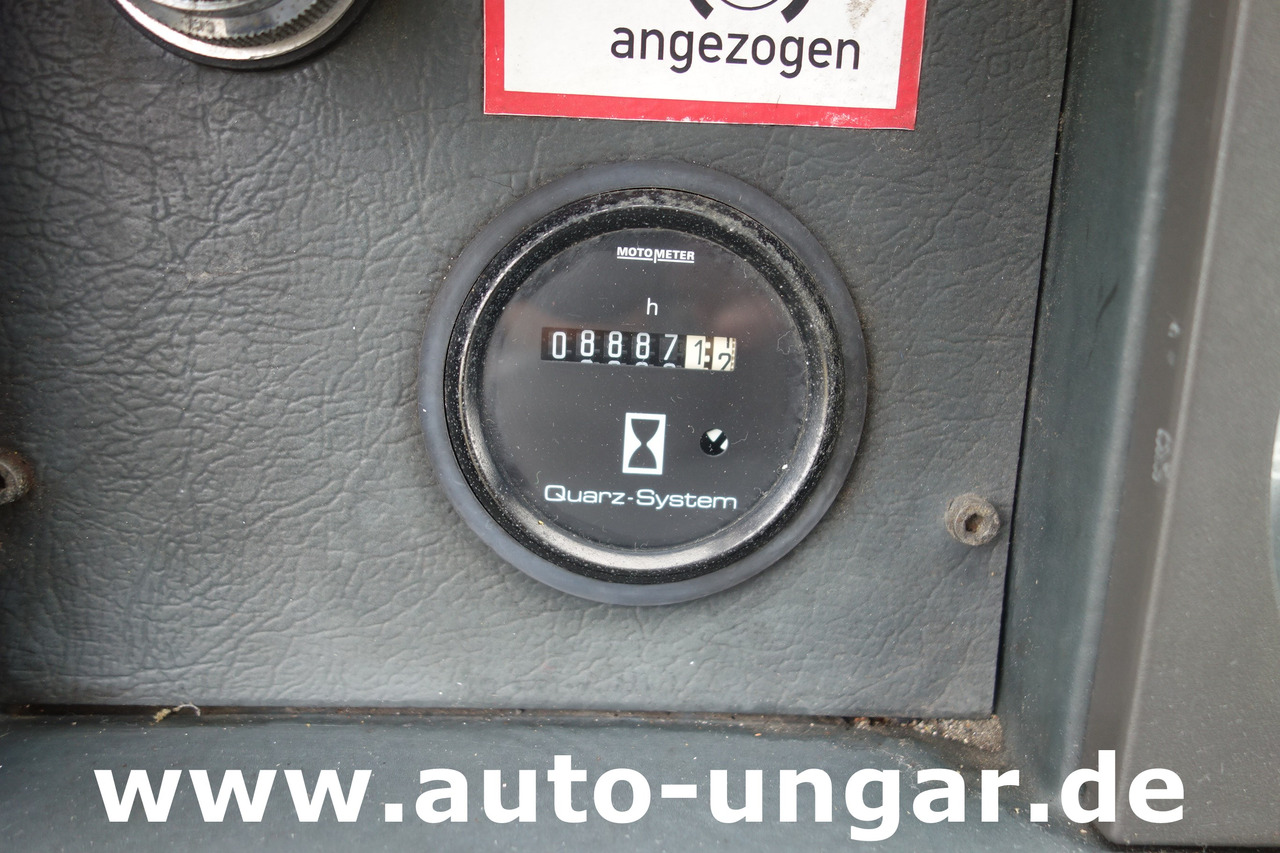 Pushback tractor Multicar M26 Champion Flugzeugschlepper Doka GSE Airport Push Back Industrieschlepper: picture 24 Pushback tractor Multicar M26 Champion Flugzeugschlepper Doka GSE Airport Push Back Industrieschlepper: picture 24