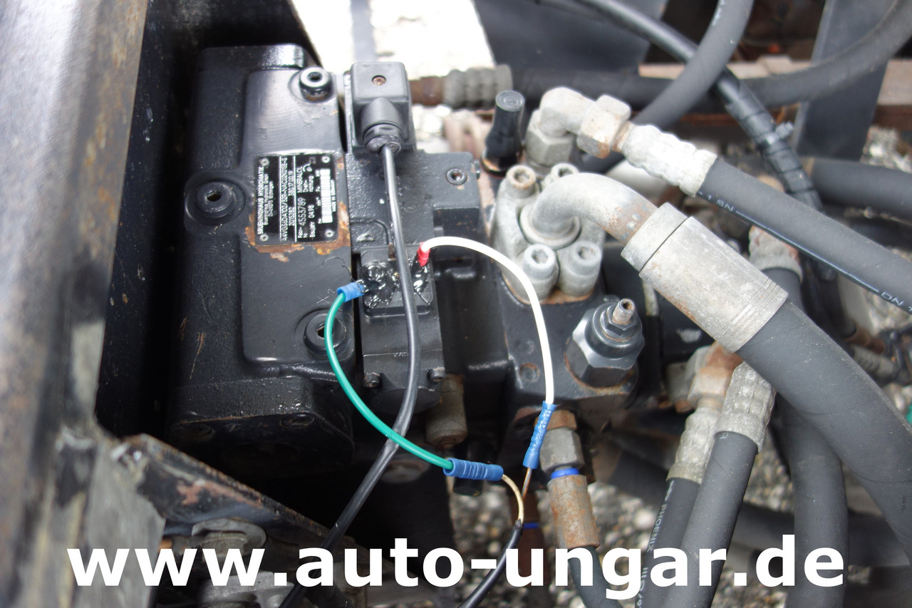 Pushback tractor Multicar M26 Champion Flugzeugschlepper Doka GSE Airport Push Back Industrieschlepper: picture 32 Pushback tractor Multicar M26 Champion Flugzeugschlepper Doka GSE Airport Push Back Industrieschlepper: picture 32