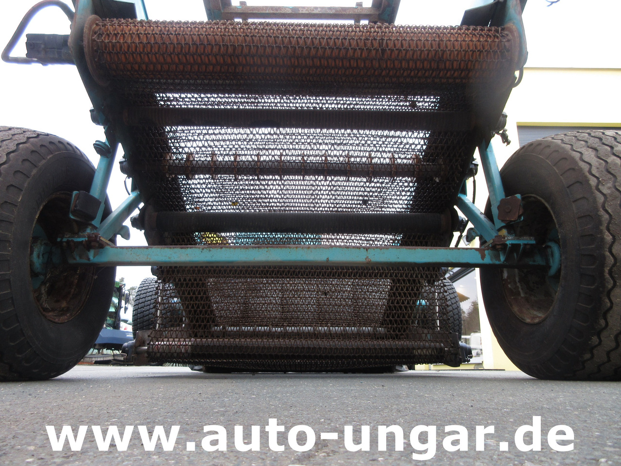 Municipal/ Special vehicle Kässbohrer BeachTech 2000 Strandreiniger Beachcleaner Nettoyeur Cribleuse de Plage: picture 6 Municipal/ Special vehicle Kässbohrer BeachTech 2000 Strandreiniger Beachcleaner Nettoyeur Cribleuse de Plage: picture 6