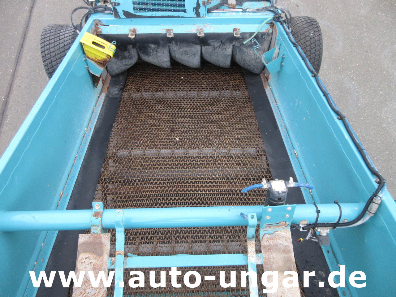 Municipal/ Special vehicle Kässbohrer BeachTech 2000 Strandreiniger Beachcleaner Nettoyeur Cribleuse de Plage: picture 19 Municipal/ Special vehicle Kässbohrer BeachTech 2000 Strandreiniger Beachcleaner Nettoyeur Cribleuse de Plage: picture 19