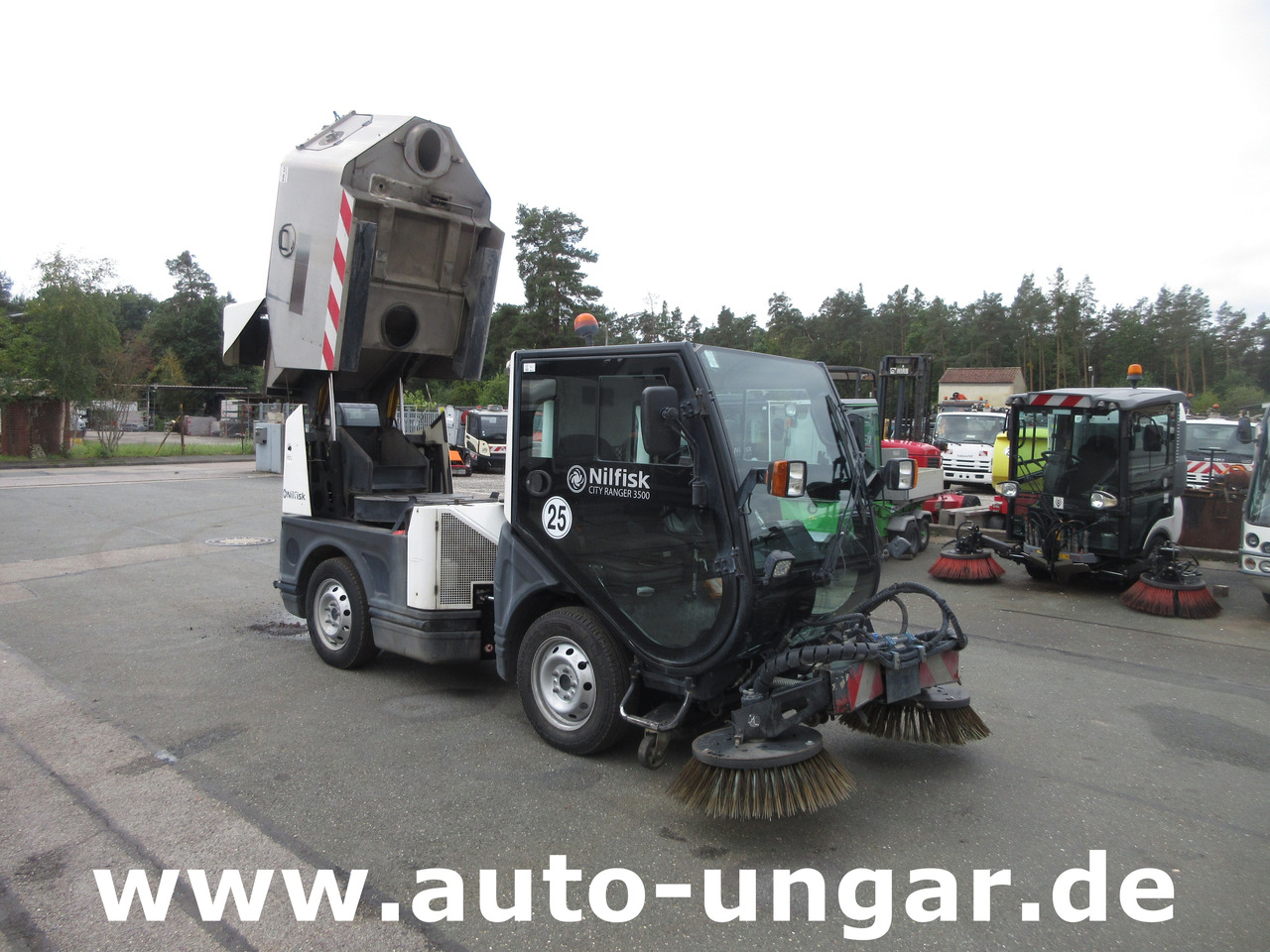 Nilfisk CR3500 CityRanger Schmidt Flexigo Multigo 4x4 Kehrmaschine Geräteträger - Road sweeper: picture 1 Nilfisk CR3500 CityRanger Schmidt Flexigo Multigo 4x4 Kehrmaschine Geräteträger - Road sweeper: picture 1