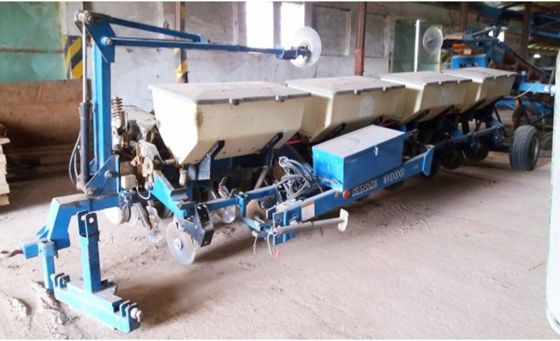 Kinze 3000 (8x lines 75 - Precision sowing machine: picture 2 Kinze 3000 (8x lines 75 - Precision sowing machine: picture 2