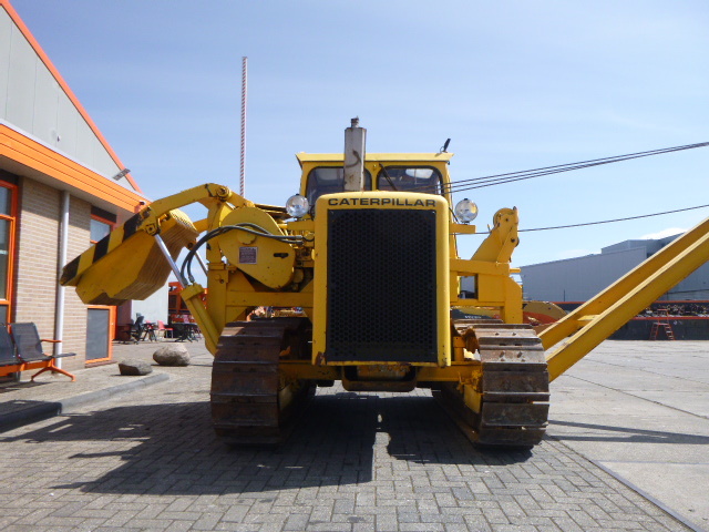 Pipe layer CATERPILLAR 561C: picture 11