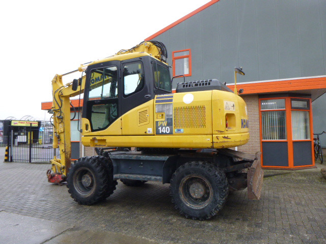 KOMATSU PW140-7 - Wheel excavator: picture 2 KOMATSU PW140-7 - Wheel excavator: picture 2