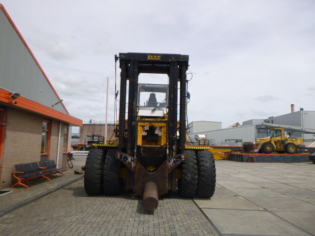 LUNA TH37-1200B - Diesel forklift: picture 4 LUNA TH37-1200B - Diesel forklift: picture 4