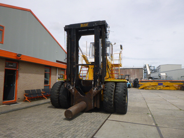 LUNA TH37-1200B - Diesel forklift: picture 3 LUNA TH37-1200B - Diesel forklift: picture 3