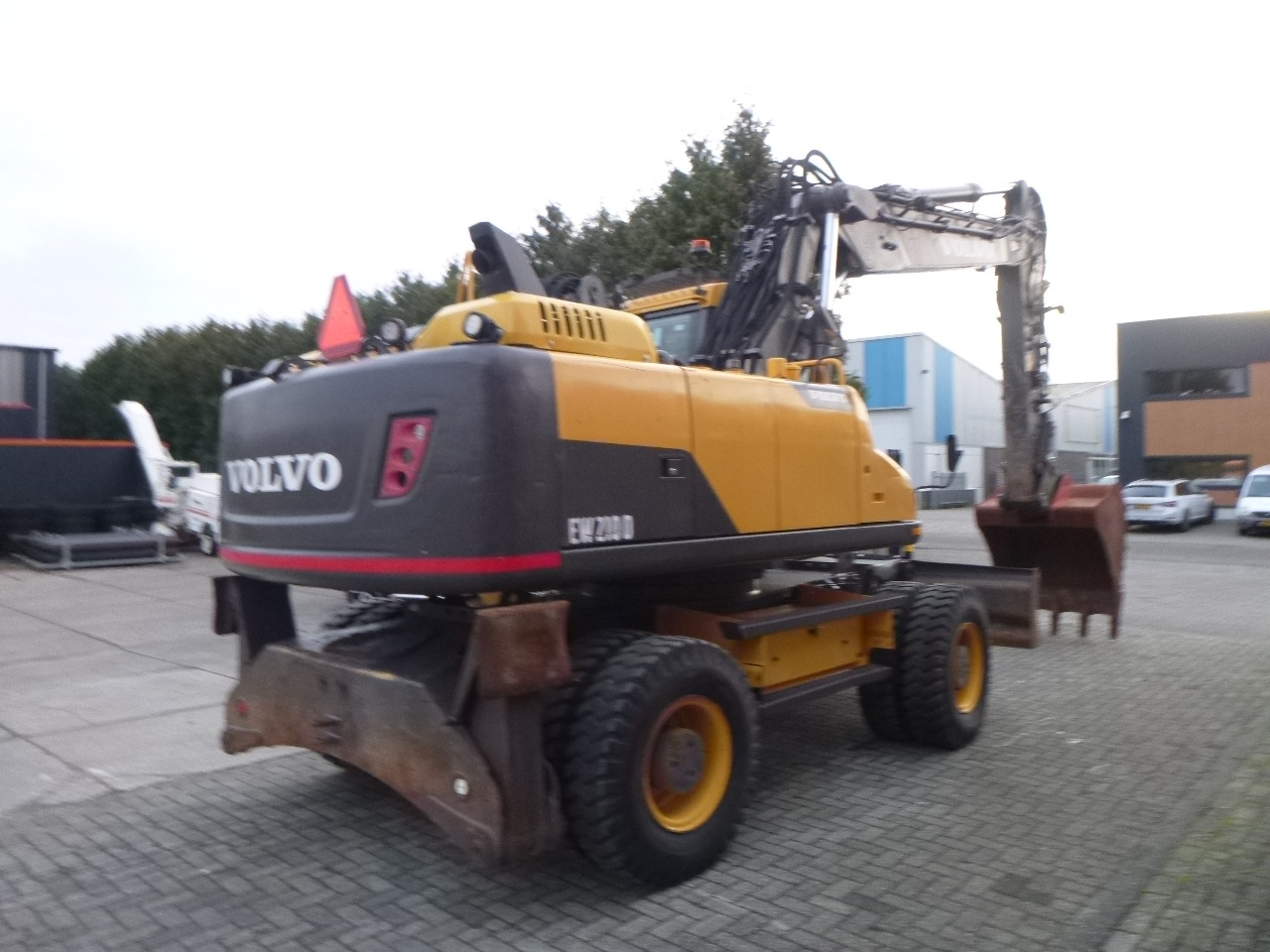 VOLVO EW210D - Wheel excavator: picture 4 VOLVO EW210D - Wheel excavator: picture 4