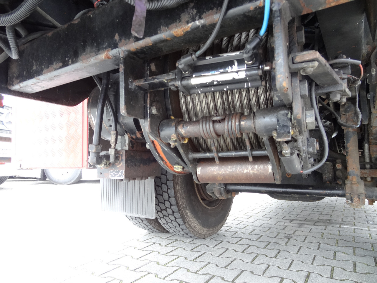 MAN F90 16.242 4X4 / Feuerwehr - Cab chassis truck: picture 5 MAN F90 16.242 4X4 / Feuerwehr - Cab chassis truck: picture 5