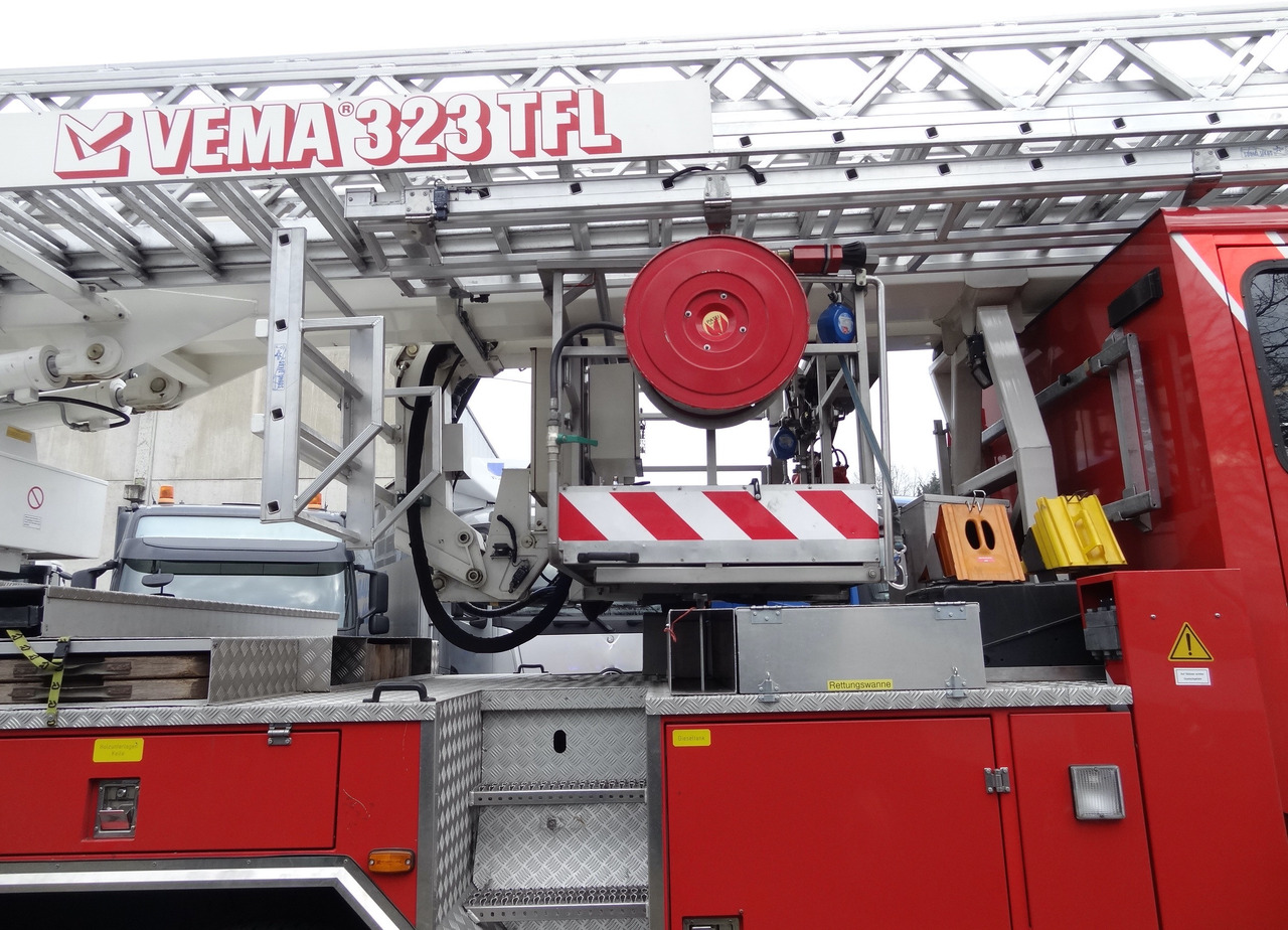 Truck mounted aerial platform MAN FE 410 6X6 Feuerwehr Vema Lift 32 Meter: picture 6 Truck mounted aerial platform MAN FE 410 6X6 Feuerwehr Vema Lift 32 Meter: picture 6