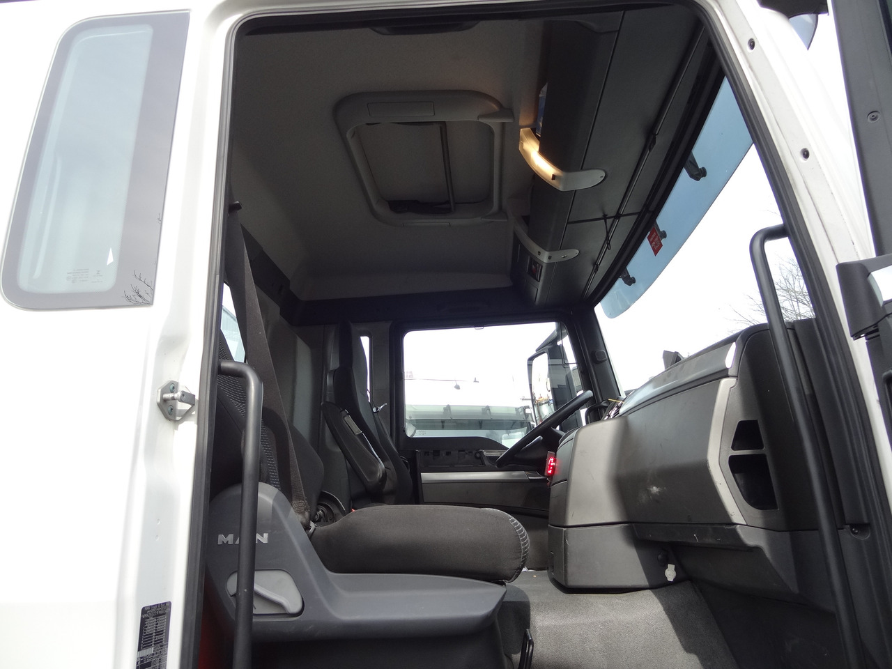 Crane truck, Dropside/ Flatbed truck MAN TGS 26.320 6X4 BB mit Kran Fassi F175: picture 7 Crane truck, Dropside/ Flatbed truck MAN TGS 26.320 6X4 BB mit Kran Fassi F175: picture 7