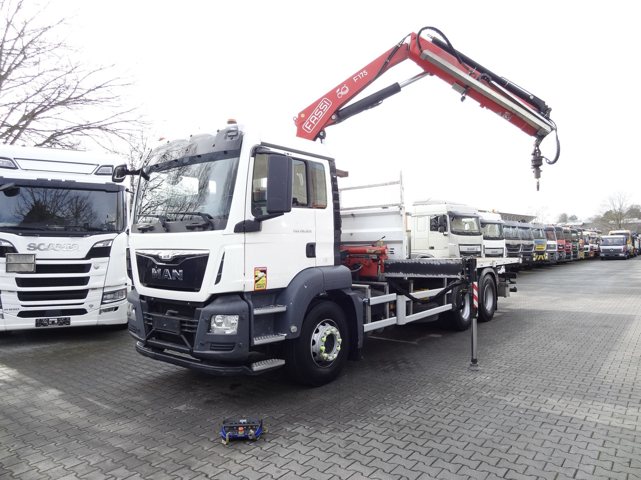 Crane truck, Dropside/ Flatbed truck MAN TGS 26.320 6X4 BB mit Kran Fassi F175: picture 12 Crane truck, Dropside/ Flatbed truck MAN TGS 26.320 6X4 BB mit Kran Fassi F175: picture 12