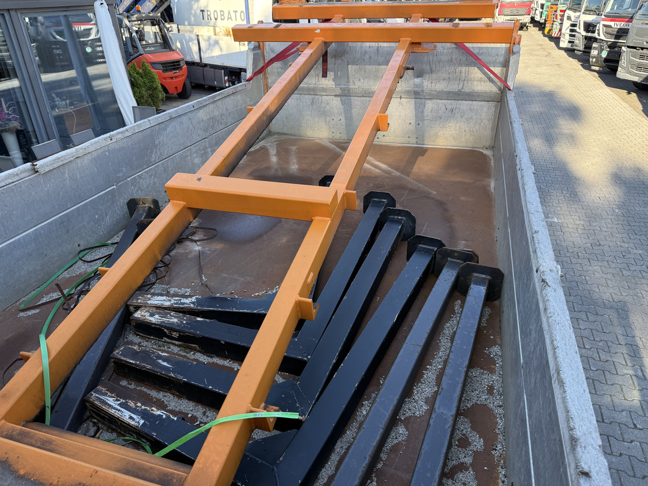 MAN TGS 28.400 6X4H-4 BL - Tipper, Crane truck: picture 2 MAN TGS 28.400 6X4H-4 BL - Tipper, Crane truck: picture 2