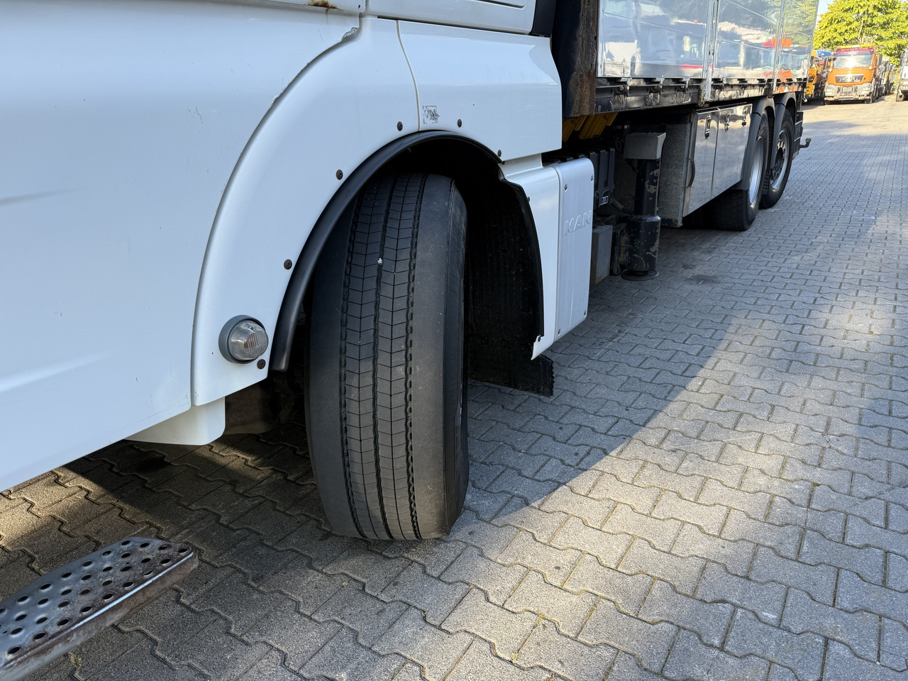 MAN TGX 26.480 6X2 Hiab 422 + Jib + Winde - Dropside/ Flatbed truck, Crane truck: picture 2 MAN TGX 26.480 6X2 Hiab 422 + Jib + Winde - Dropside/ Flatbed truck, Crane truck: picture 2