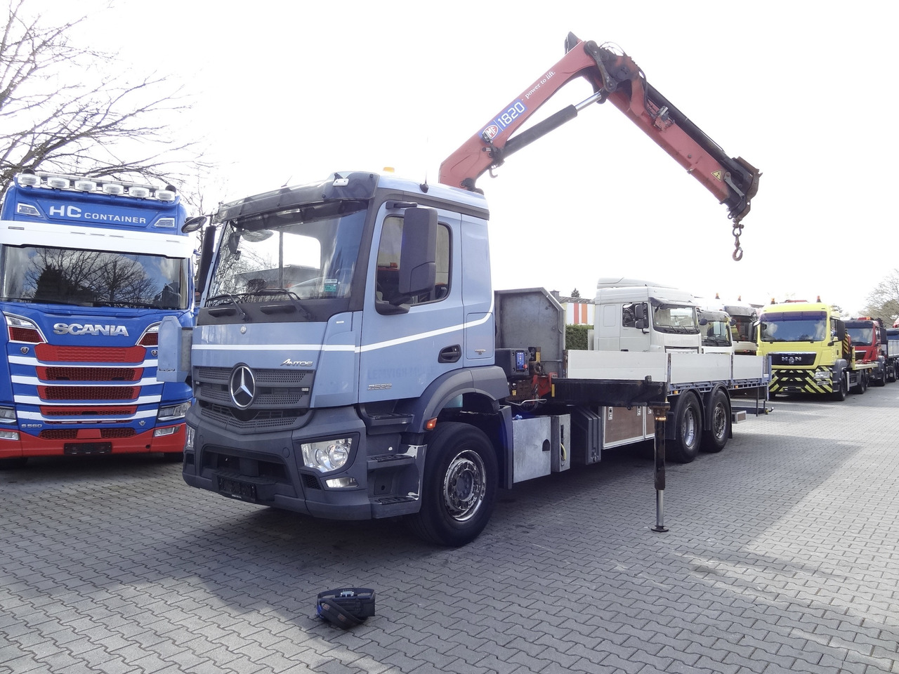 Mercedes-Benz Actros 2533 6X2 HMF 1820 Langmaterial - Dropside/ Flatbed truck, Crane truck: picture 1 Mercedes-Benz Actros 2533 6X2 HMF 1820 Langmaterial - Dropside/ Flatbed truck, Crane truck: picture 1