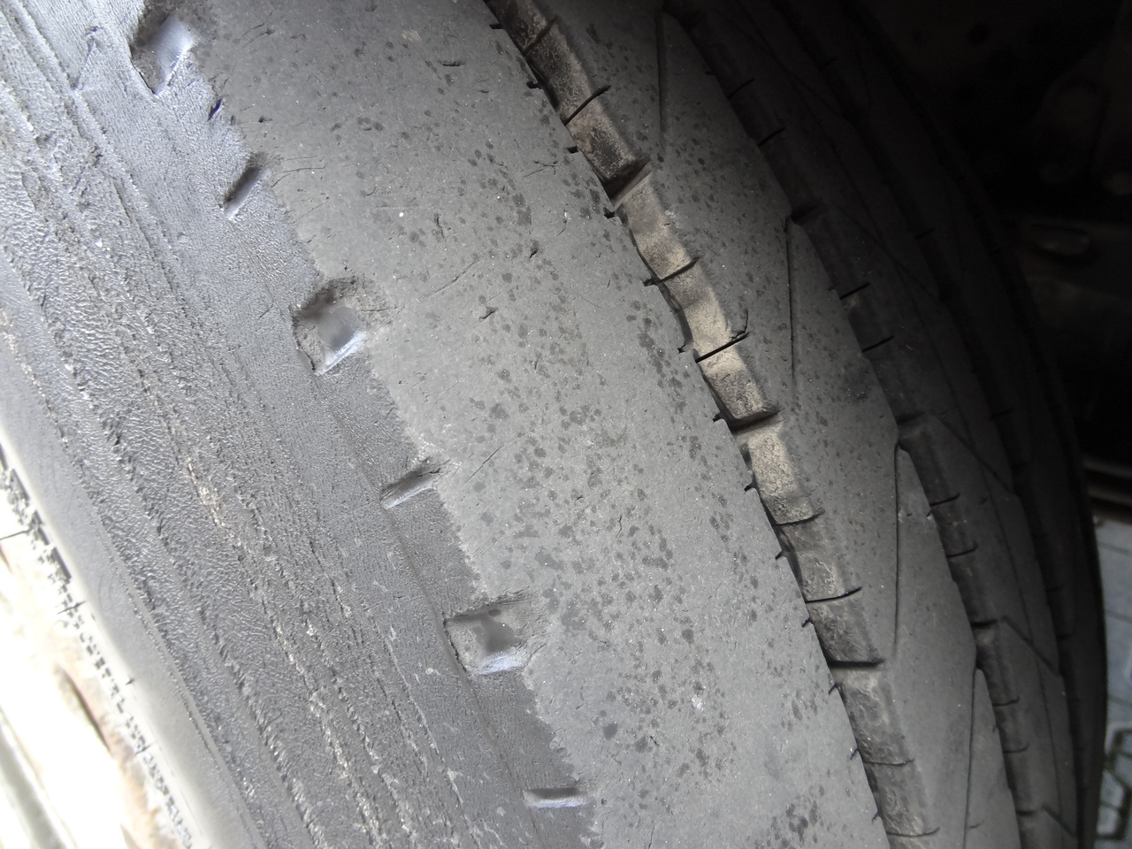 Mercedes-Benz Actros 2533 6X2 HMF 1820 Langmaterial - Dropside/ Flatbed truck, Crane truck: picture 3 Mercedes-Benz Actros 2533 6X2 HMF 1820 Langmaterial - Dropside/ Flatbed truck, Crane truck: picture 3