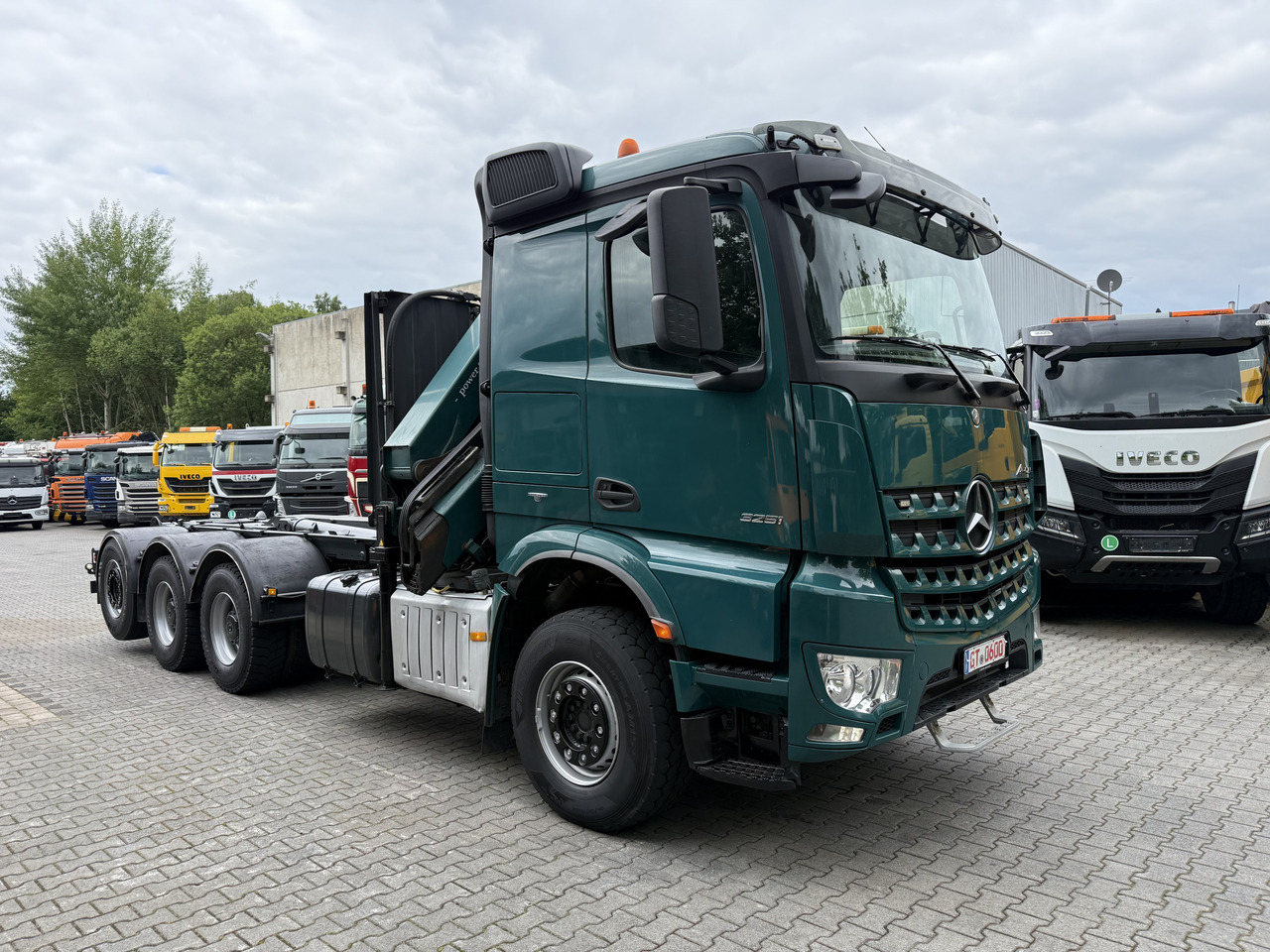 Leasing of Mercedes-Benz Arocs 3251 8X4 Haken mit Kran HMF 2620 K5 Mercedes-Benz Arocs 3251 8X4 Haken mit Kran HMF 2620 K5: picture 9 Leasing of Mercedes-Benz Arocs 3251 8X4 Haken mit Kran HMF 2620 K5 Mercedes-Benz Arocs 3251 8X4 Haken mit Kran HMF 2620 K5: picture 9