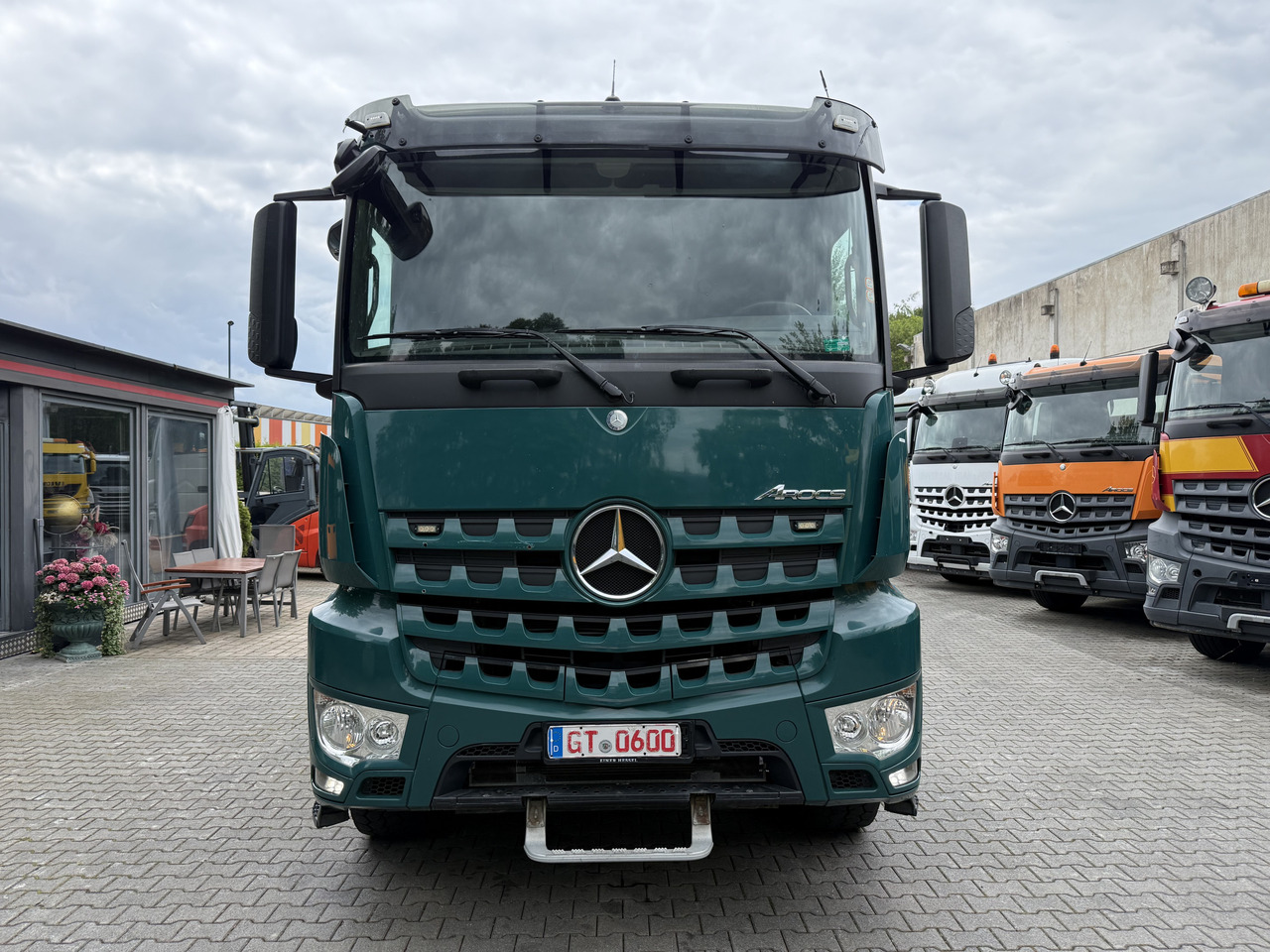 Leasing of Mercedes-Benz Arocs 3251 8X4 Haken mit Kran HMF 2620 K5 Mercedes-Benz Arocs 3251 8X4 Haken mit Kran HMF 2620 K5: picture 8 Leasing of Mercedes-Benz Arocs 3251 8X4 Haken mit Kran HMF 2620 K5 Mercedes-Benz Arocs 3251 8X4 Haken mit Kran HMF 2620 K5: picture 8