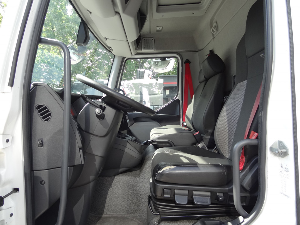 Renault D10.210 6m Koffer - Box truck: picture 4 Renault D10.210 6m Koffer - Box truck: picture 4