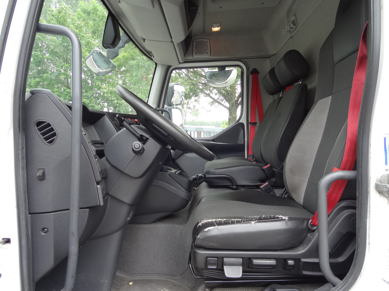 Renault D10.210 7m Koffer - Box truck: picture 5 Renault D10.210 7m Koffer - Box truck: picture 5