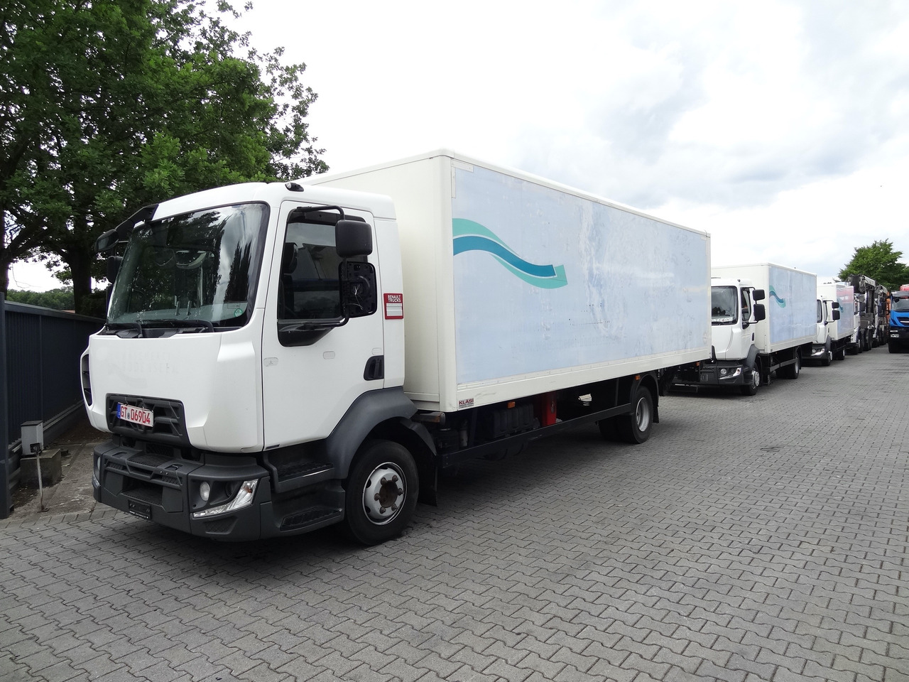 Renault D10.210 7m Koffer - Box truck: picture 1 Renault D10.210 7m Koffer - Box truck: picture 1