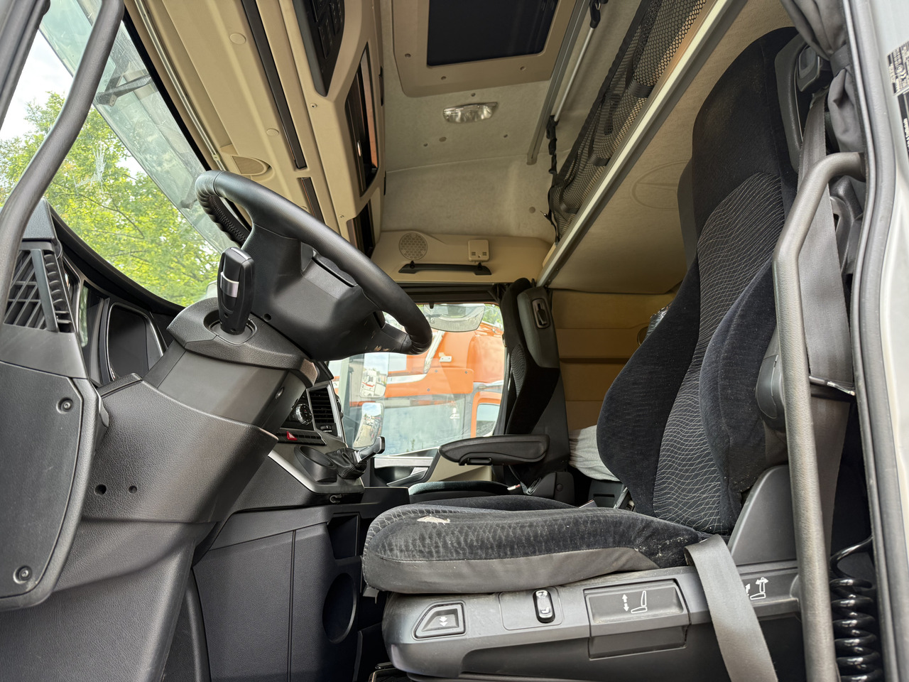 Tractor unit Mercedes-Benz Actros 1842LS Kran HMF 2020 bis 18 Meter: picture 5 Tractor unit Mercedes-Benz Actros 1842LS Kran HMF 2020 bis 18 Meter: picture 5