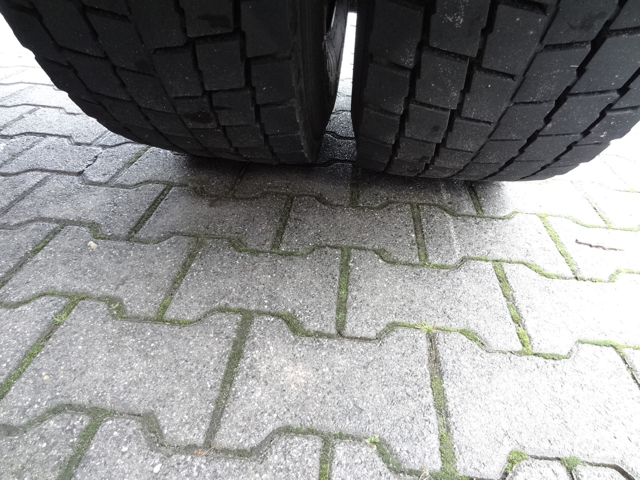 Volvo FE320 Fahrschule/ driving school - Tractor unit: picture 2 Volvo FE320 Fahrschule/ driving school - Tractor unit: picture 2