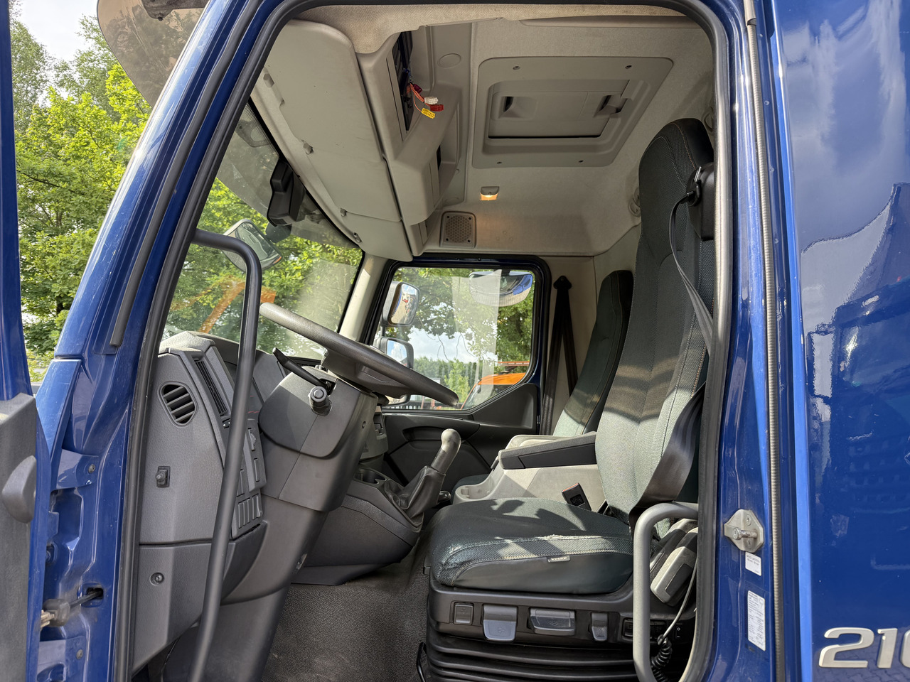 Volvo FL210 14 Tonner - Curtainsider truck: picture 4 Volvo FL210 14 Tonner - Curtainsider truck: picture 4