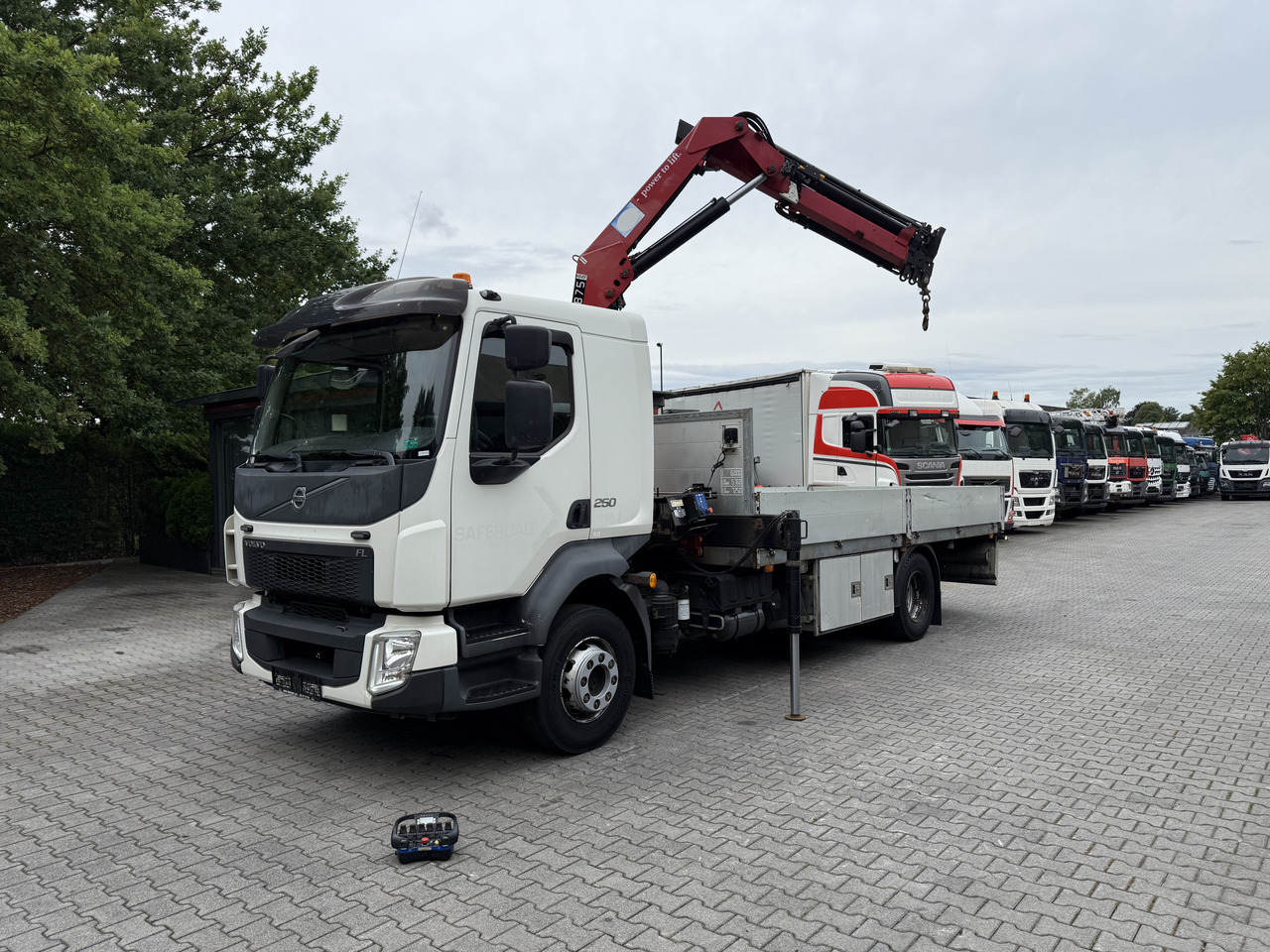 Volvo FL250.16 HMF 875 K3 - Crane truck: picture 1 Volvo FL250.16 HMF 875 K3 - Crane truck: picture 1