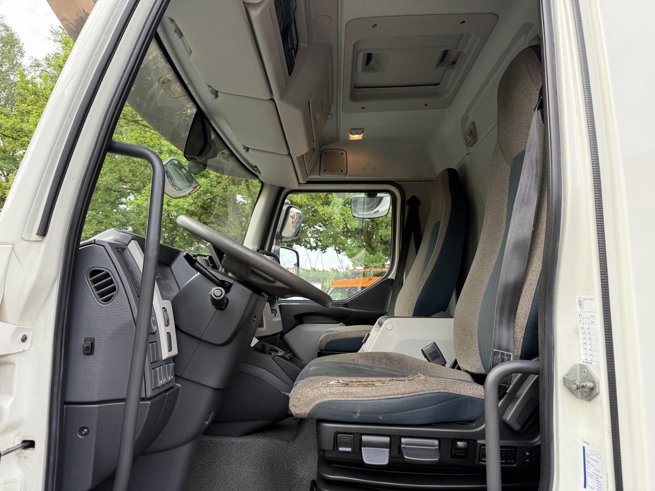 Volvo FL250.18 Carrier Supra 850Mt - Refrigerator truck: picture 5 Volvo FL250.18 Carrier Supra 850Mt - Refrigerator truck: picture 5