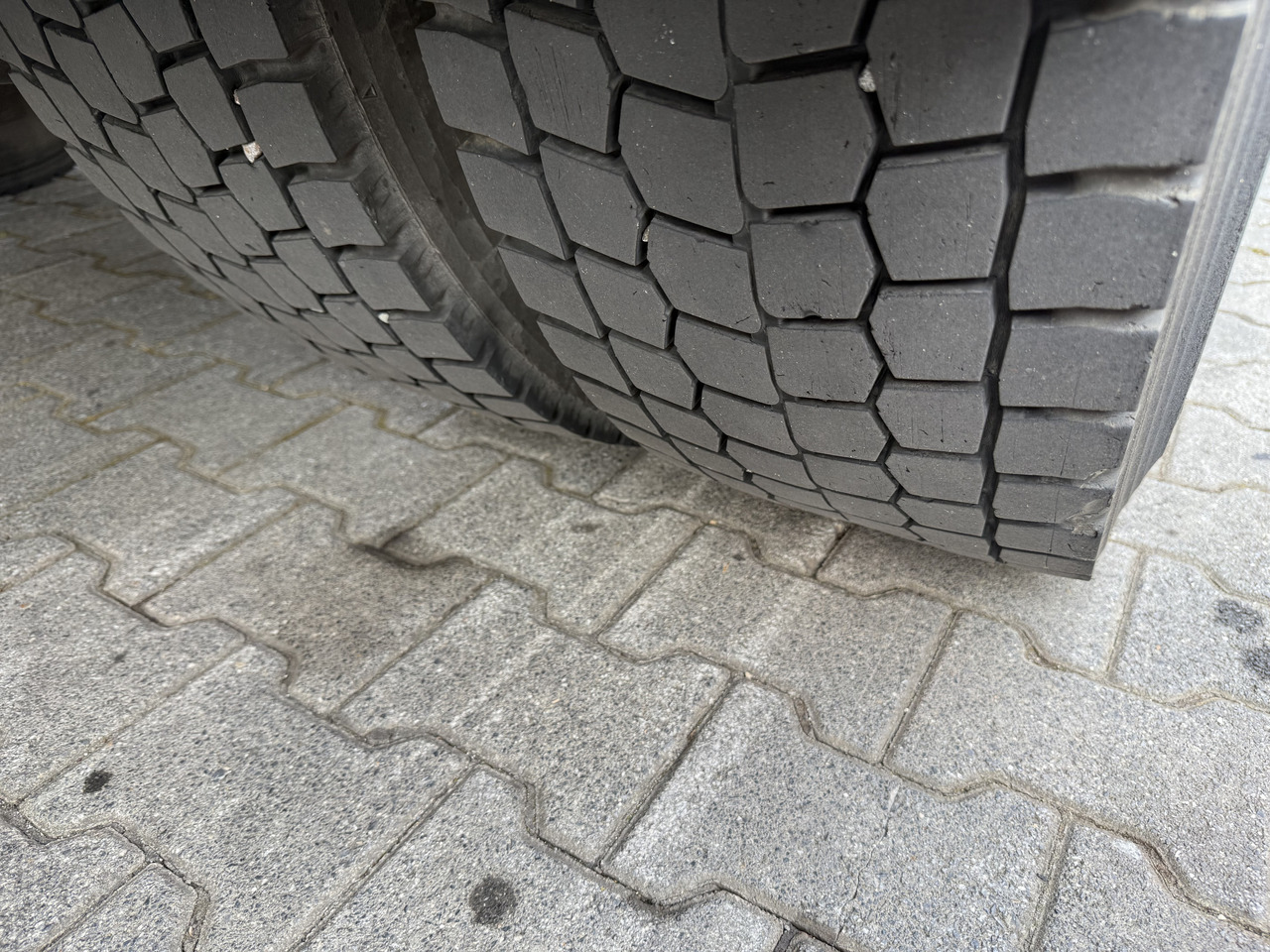 Volvo FL250.18 Carrier Supra 850Mt - Refrigerator truck: picture 3 Volvo FL250.18 Carrier Supra 850Mt - Refrigerator truck: picture 3