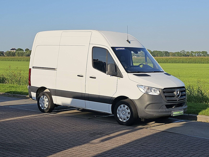 Mercedes-Benz Sprinter 214 CDI AUT. L1H2 - Small van: picture 5 Mercedes-Benz Sprinter 214 CDI AUT. L1H2 - Small van: picture 5