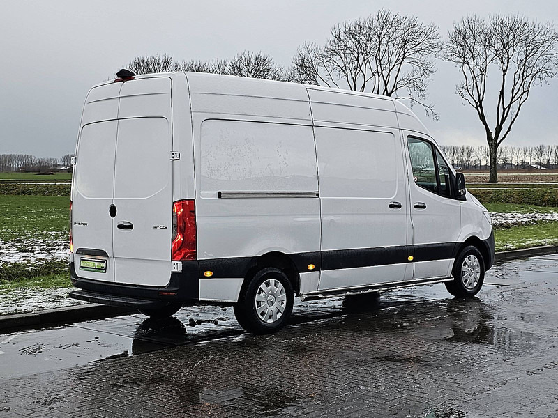 Mercedes-Benz Sprinter 311 CDI 37 L2H2 - Small van: picture 3 Mercedes-Benz Sprinter 311 CDI 37 L2H2 - Small van: picture 3