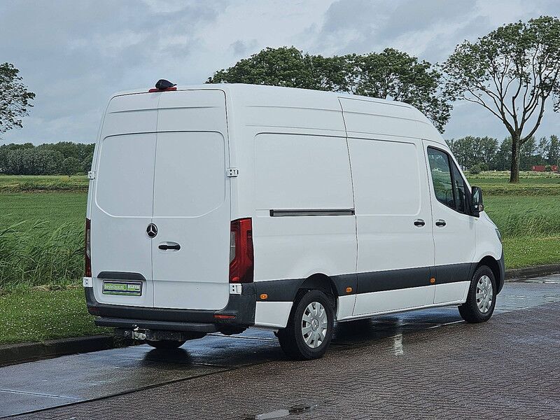Mercedes-Benz Sprinter 317 CDI 37 AUT. L2H2 - Panel van: picture 3 Mercedes-Benz Sprinter 317 CDI 37 AUT. L2H2 - Panel van: picture 3