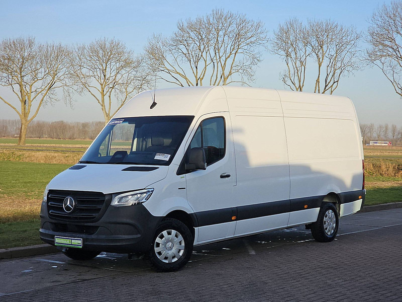 Mercedes-Benz eSprinter 204 pk snelladen - Panel van, Electric van: picture 2 Mercedes-Benz eSprinter 204 pk snelladen - Panel van, Electric van: picture 2