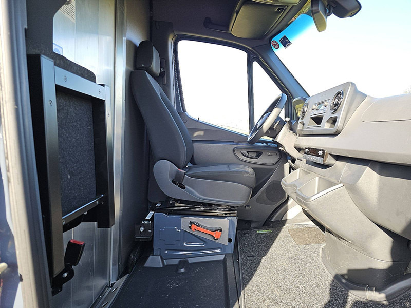 Panel van, Electric van Mercedes-Benz eSprinter  L2H2 41kWh Demo!: picture 7