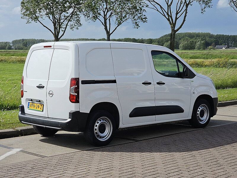 Opel Combo 1.5 L1 Navi Airco NAP AC - Box van: picture 3 Opel Combo 1.5 L1 Navi Airco NAP AC - Box van: picture 3