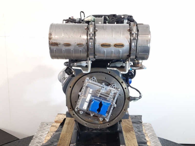 Kubota V2403-CR-T-EF02 New Engine (Plant) - Engine for Construction machinery: picture 4 Kubota V2403-CR-T-EF02 New Engine (Plant) - Engine for Construction machinery: picture 4