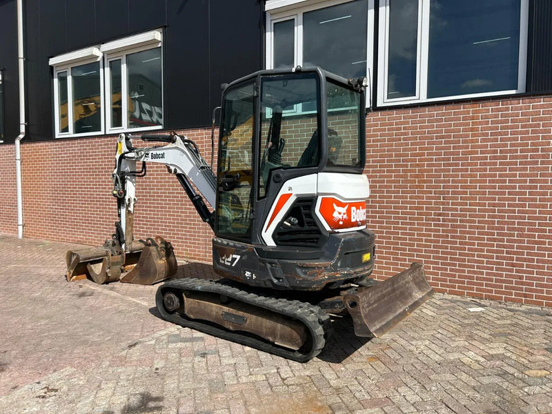Bobcat E27 - Mini excavator: picture 2 Bobcat E27 - Mini excavator: picture 2