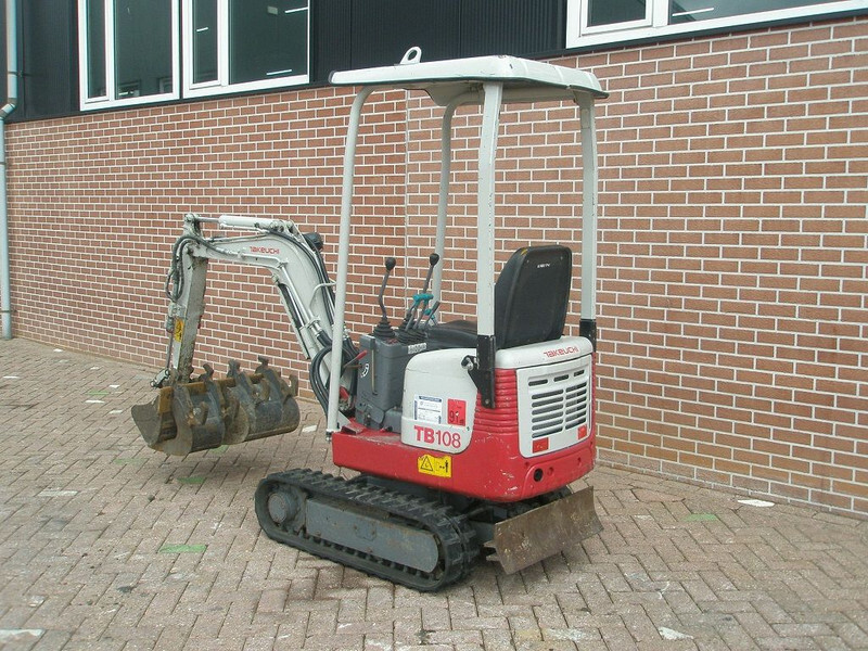 Takeuchi TB108 - Mini excavator: picture 2 Takeuchi TB108 - Mini excavator: picture 2