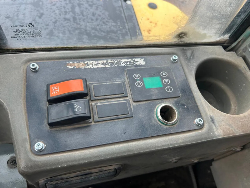 Mini excavator Yanmar VIO57-U: picture 7